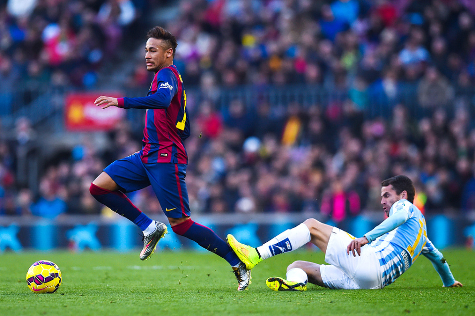 球门或吸引, 不仅敢过人 球门或吸引, 不仅敢过人