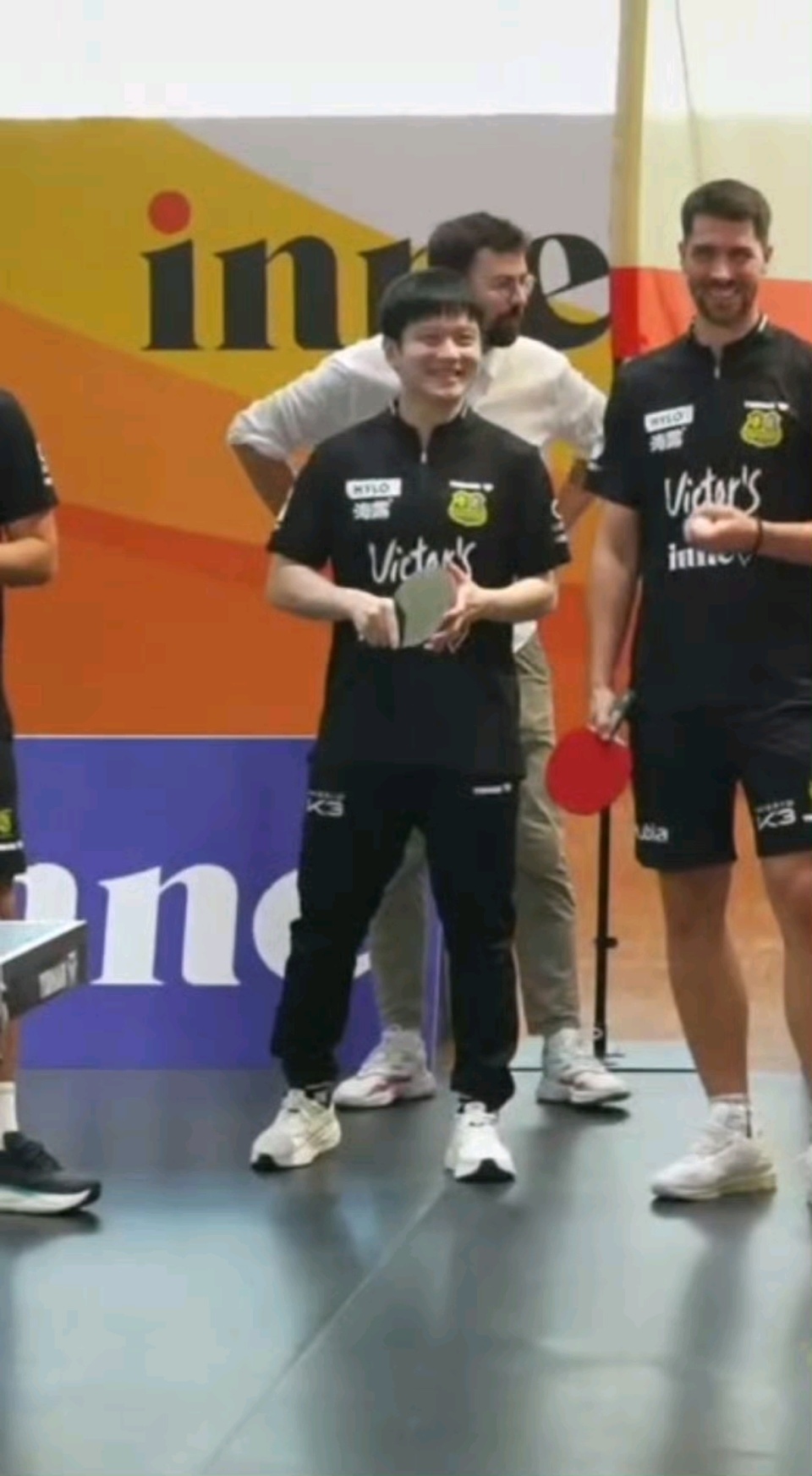 樊振东的左, 有史以来最, 第一个接到