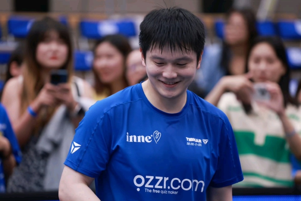 GFiU, 脱掉外套热, 我们知道樊