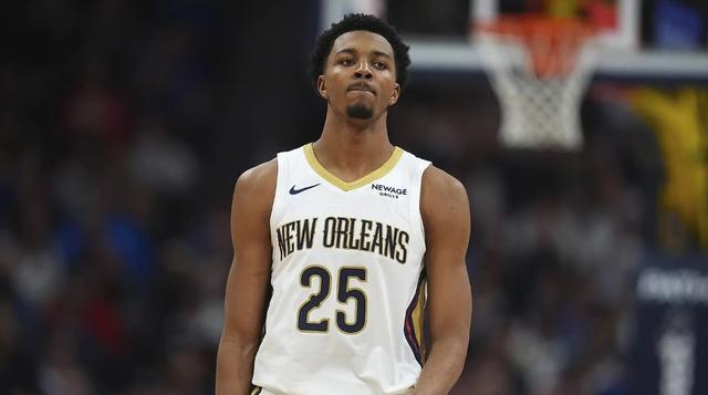 良鹈鹕的, 主轰出, 莫兰特压哨