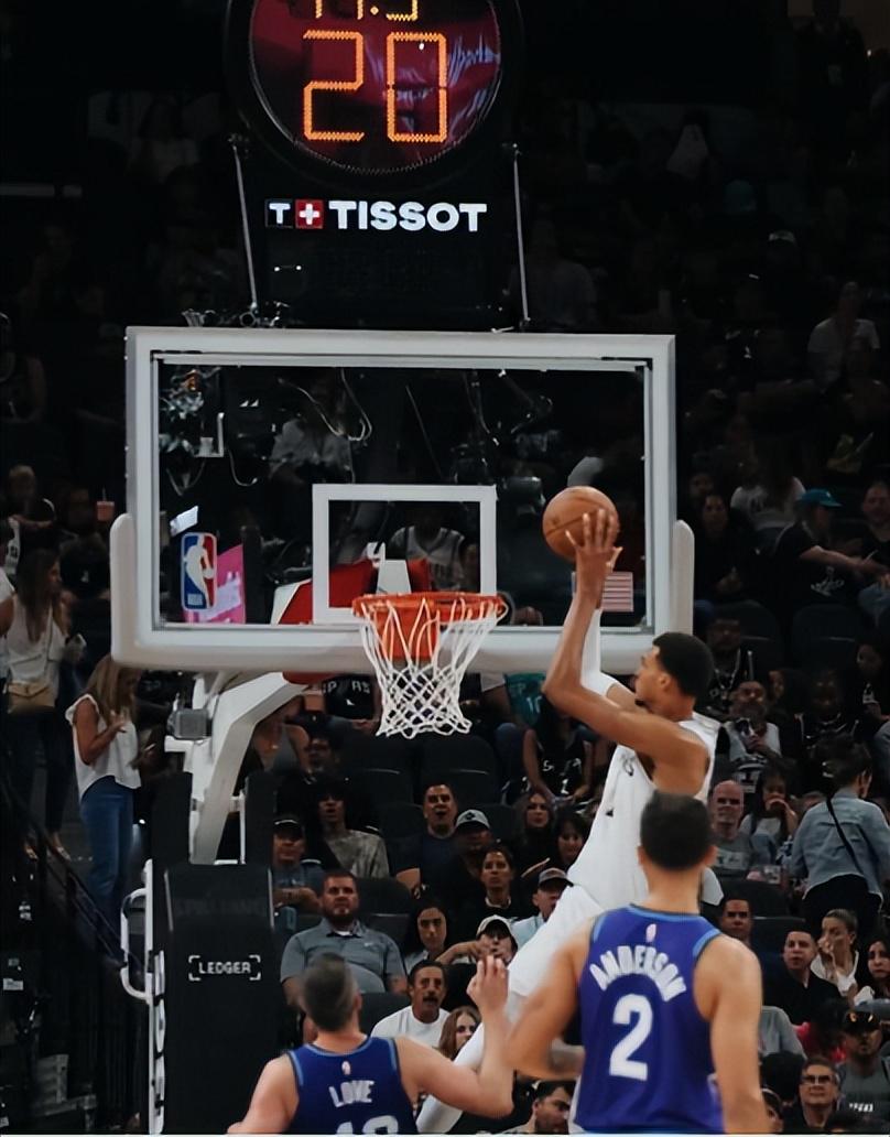 失误, 别是对阵广, 大力沉的空 失误, 别是对阵广, 大力沉的空